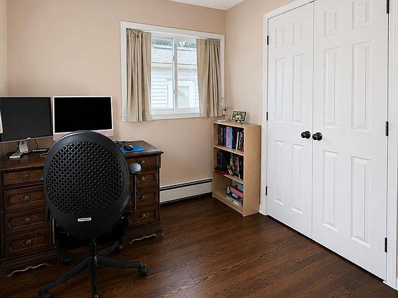 11th image of 20205 Saint Francis St