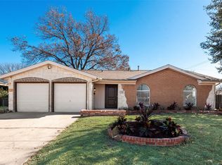 1725 Acosta St, Grand Prairie, TX 75051