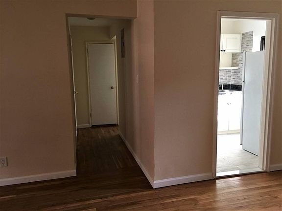 3rd image of 290 Bay 17th St