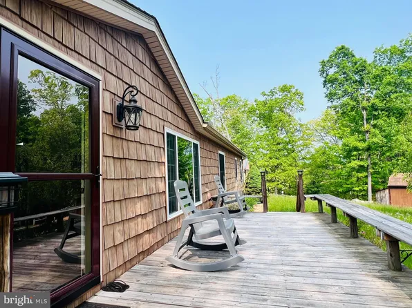 411 Salem View Ln, Berkeley Springs, WV 25411