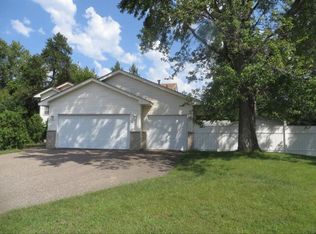 10709 Thrush St NW, Coon Rapids, MN 55433