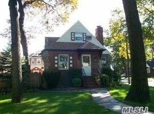 133 Clearstream Ave, Valley Stream, NY 11580