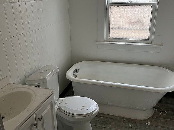 5th image of 11610 Shadeland Ave