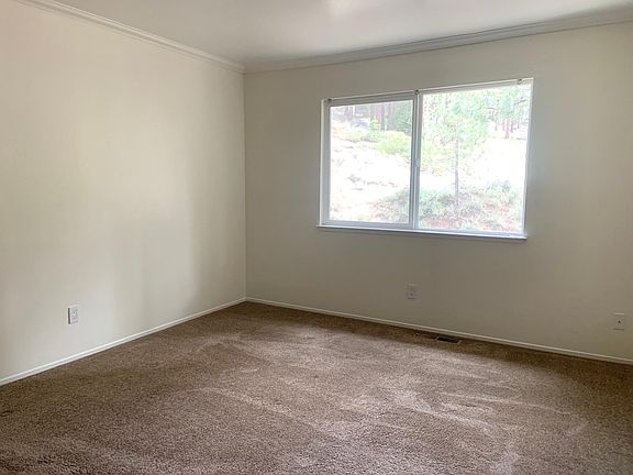2nd image of 174 Palisades Dr #B