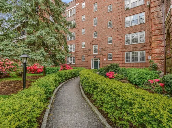 1360 Midland Avenue #2F, Bronxville, NY 10708