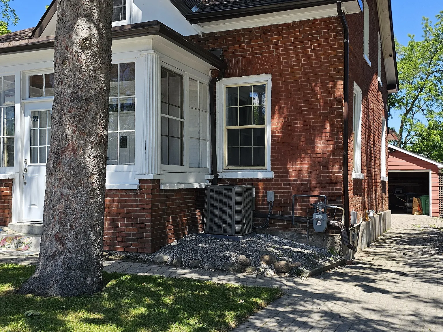2 bed, 1050 sqft, $2,750 — Photo 2