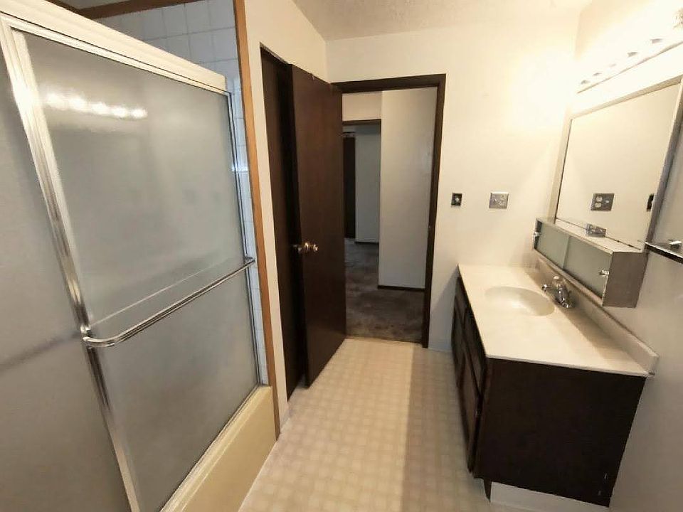 1st image of 38 Glacier Ave #2