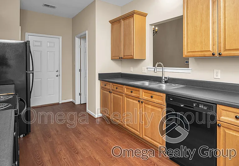 2161 Parsons Dr — Photo 16