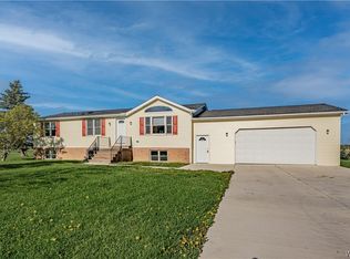 2592 Wilson Cambria Rd, Wilson, NY 14172