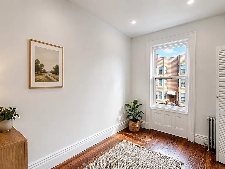 155 Russell St #2 — Photo 9