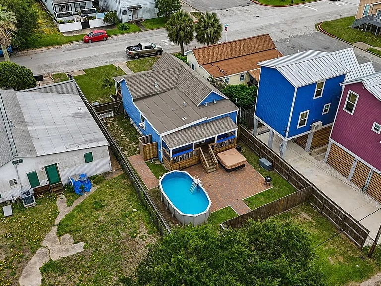 1022 Avenue L — Photo 34