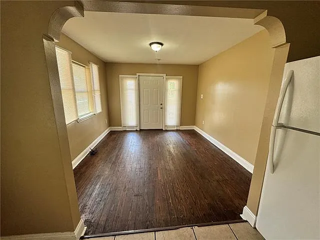2 bed, 1.0 bath, 735 sqft, $1,200 — Photo 3