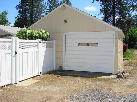 oversized garage/alley access
