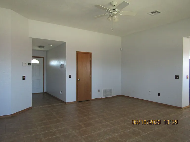 305 E Seminole St — Photo 7