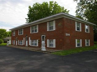 1200 Carlyle Ave, Belleville, IL 62221