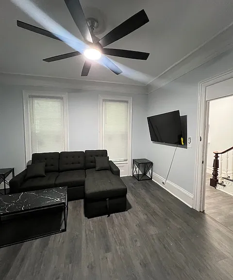 1211 Madison St #1 — Photo 4