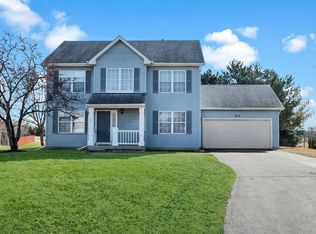 215 Alexandra Ct, North Aurora, IL 60542