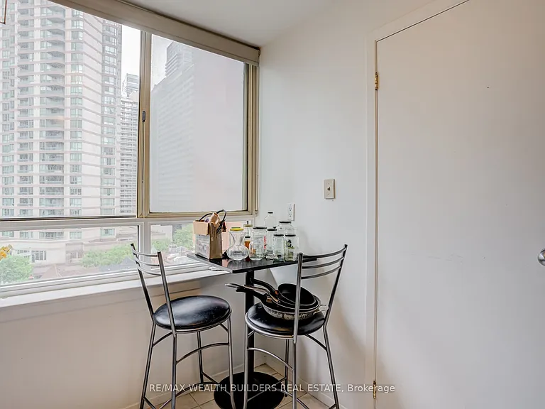 633 Bay St #803 — Photo 23