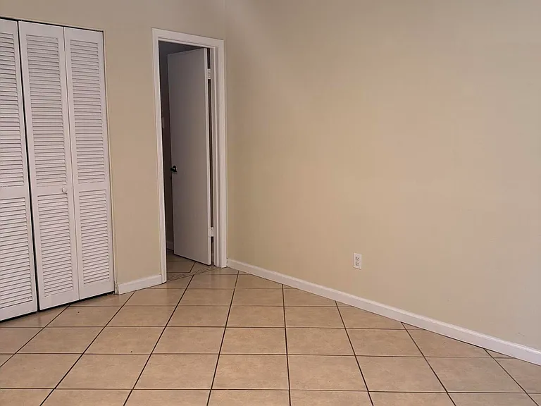 7623 Indian Lakes Dr #3 — Photo 6
