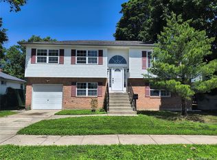 1056 E Arthur Street, Uniondale, NY