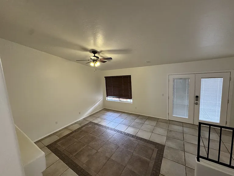 2941 W Calle Lucinda — Photo 6