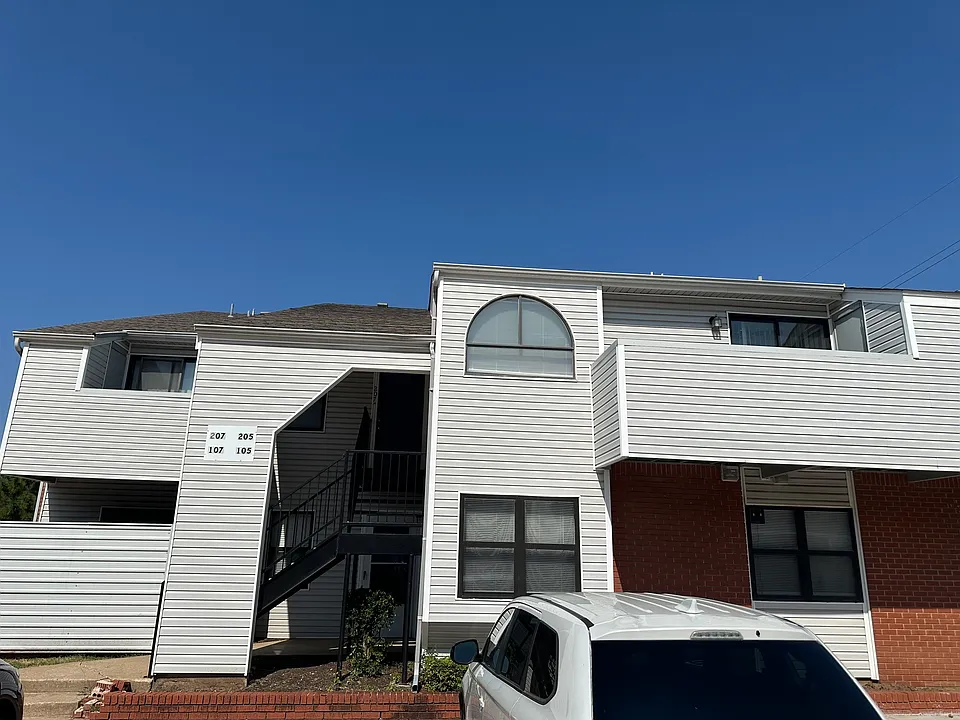 1932 E Lindsey St #205