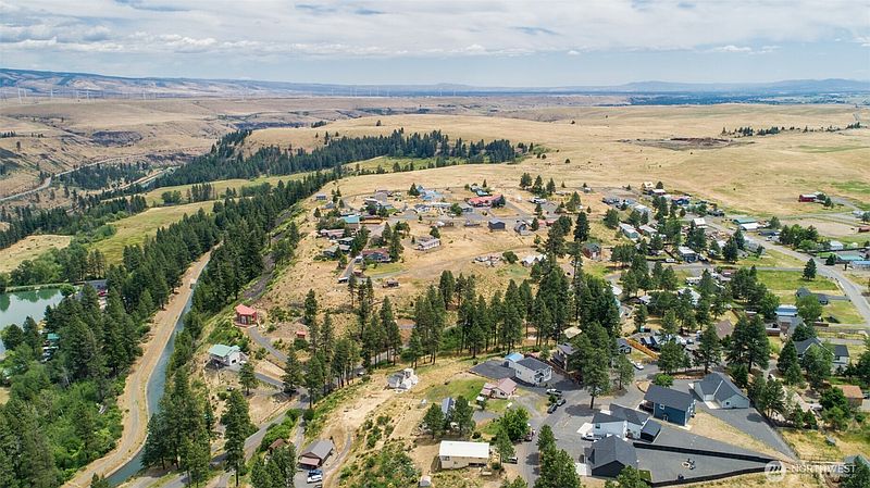 4th image of 270 Ridge Loop Road