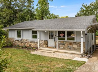 18 Compton Dr, Asheville, NC 28806