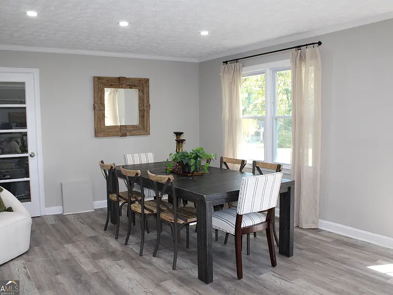 370 Georgia Ave — Photo 10