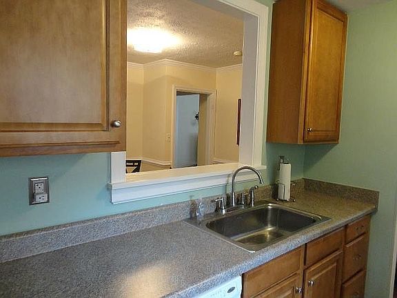 5th image of 4715 Bromley Ln