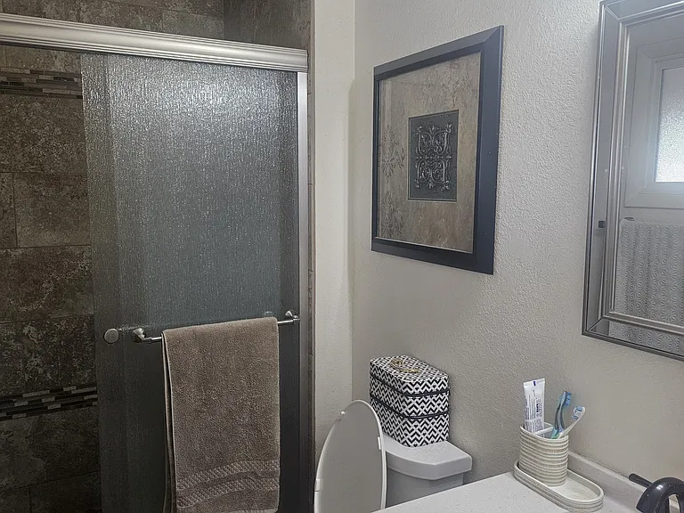 3511 E Blanche Dr — Photo 4