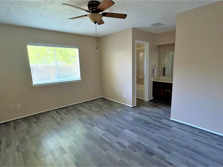 17323 Camberwell Green Ln — Photo 10