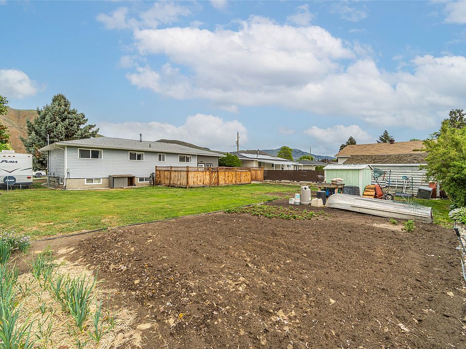 1st image of 2255 Fleetwood Ave