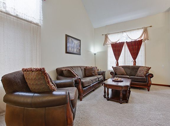 5th image of 1072 Norfolk Ln
