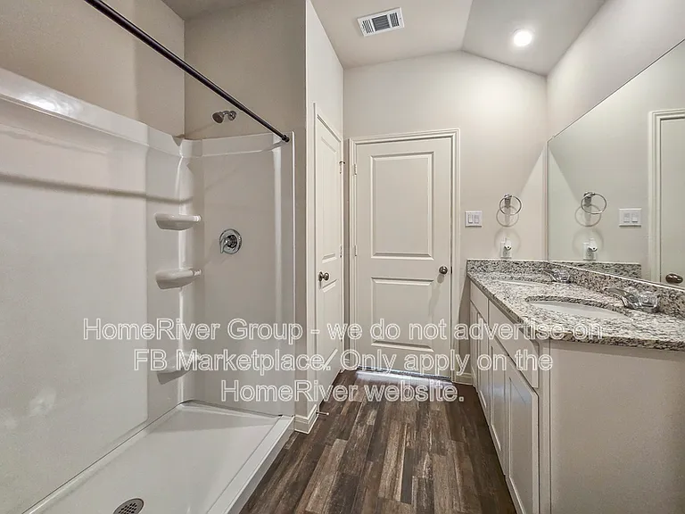 605 Jameson St — Photo 10