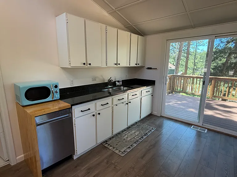 5547 Lee Dr — Photo 11