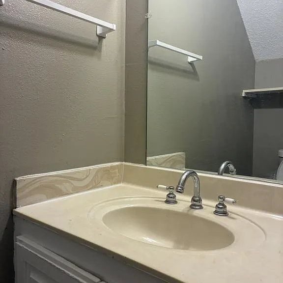 1435 Jasper Ave #C — Photo 8