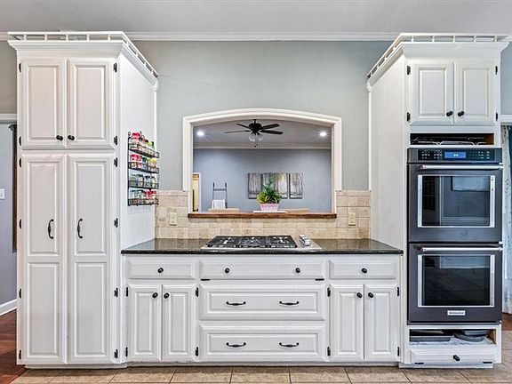 3rd image of 10006 Stony Point Dr
