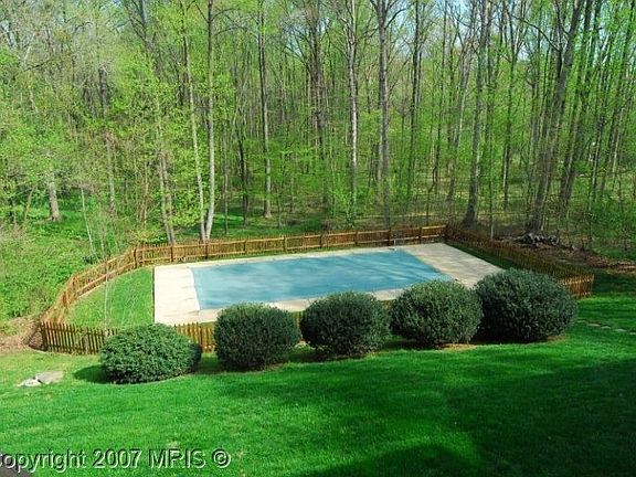 3rd image of 11698 Deerfield Dr