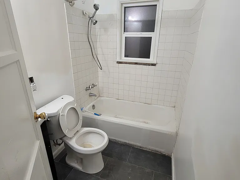548 E Hazel St — Photo 5