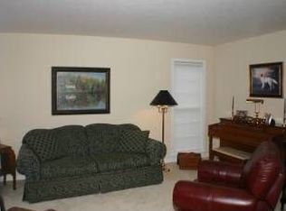 21 Black Cedar Dr, Rochester, NY 14624