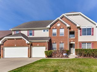 1732 Saint Andrew Dr, Vernon Hills, IL 60061