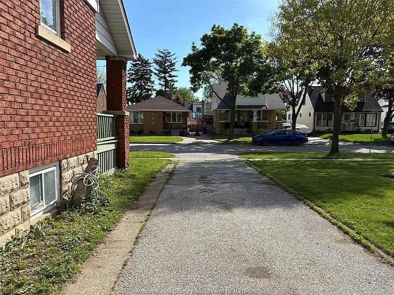 855 Edward Ave — Photo 35