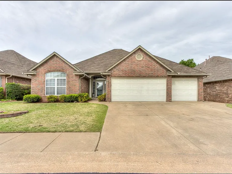16605 Farmington Way — Photo 1