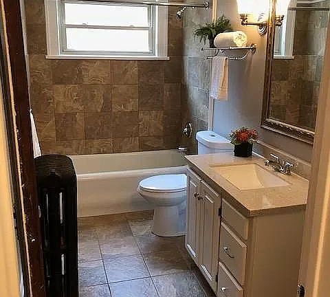 2nd image of 12940 Clifton Blvd APT 1