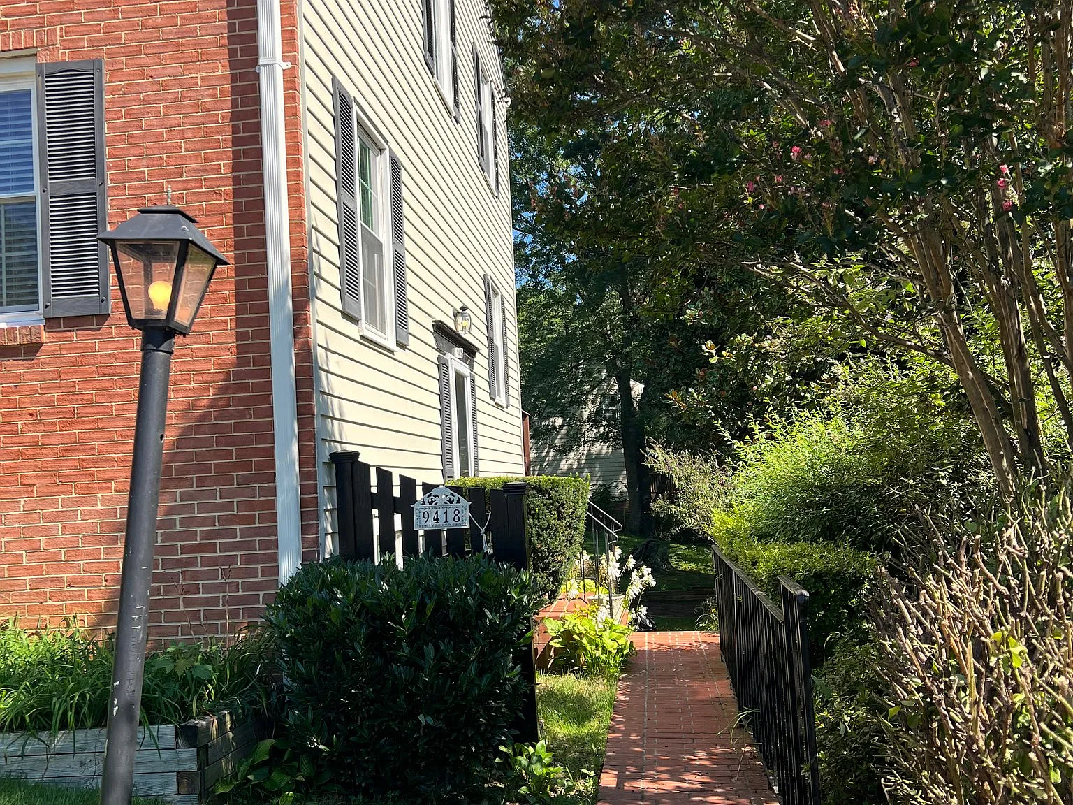 Home with Lake Braddock views — Photo 3
