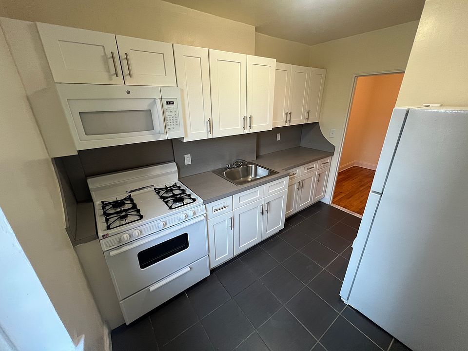 1st image of 142-27 Barclay Ave #5C