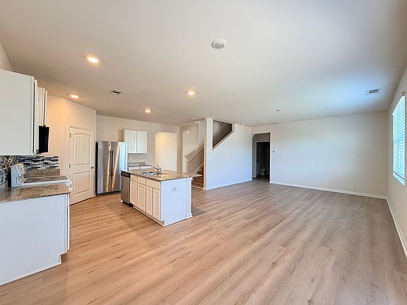 4th image of 87 Brode Ln