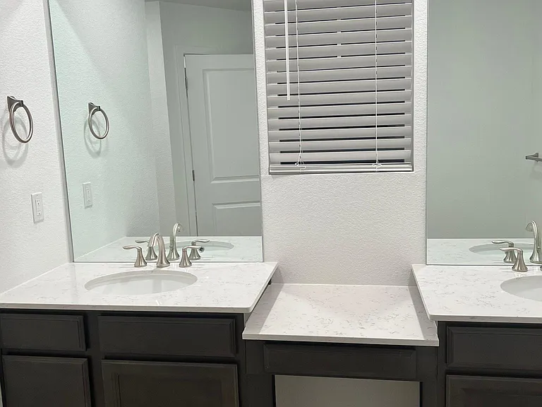 10046 Uvalda St — Photo 11