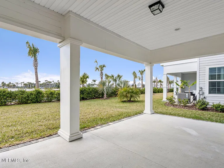 571 Marquesa Cir — Photo 37